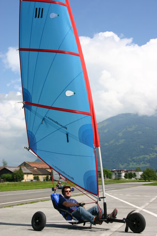 MicroRace1.thumb.jpg.1930eea8dfe2f2eedbd