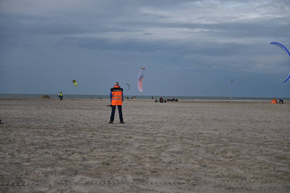 f-one-002.thumb.jpg.688f5e0a5a60c9e241b6