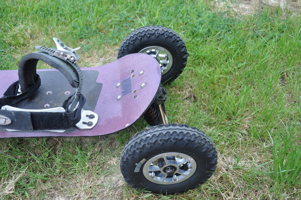 MBS マウンテンボード　LEON ROBBINS PRO16 The Dirt Box - Mountainboard Blog: MBS Leon Robbins Pro 16